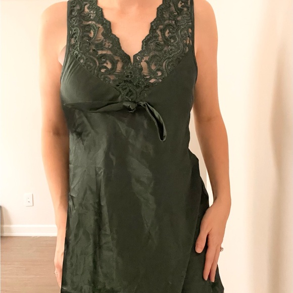 Vintage Satin Green Chemise with Lace Trim - Picture 2 of 9